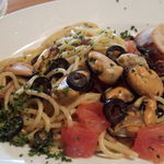 アロマ デル ソーレ - スパゲッティ　ムール貝　生トマト　黒オリーブソース
