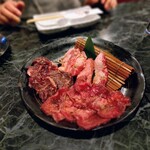 炭火焼肉 牛のまるやま - 