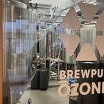 ブリューパブ おおぞね - 店内から醸造所が見えます