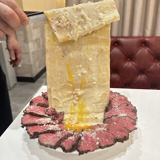 一枚麺のサーロイン肉ボナーラ！2900円