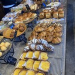 HUG BAKERY - 料理写真:店内