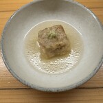 鷹ノ橋　清耽 - そばのみ胡麻豆腐の厚揚げ。ねっとり濃厚な胡麻豆腐に蕎麦の実のぷつぷつした食べ応えが楽しめます。全てにおいて出汁が洗練されてて美味しかったです。