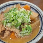 立ち飲み処 おおの屋 - もつ煮
