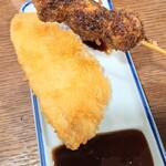 立ち飲み処 おおの屋 - 左がアジ、右がうずら