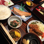多賀山 - 焼き魚定食（カキフライ＆刺身付き）1,150円！