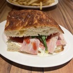 AZABUDAI HILLS CAFÉ - 