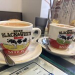 香港 贊記茶餐廳  - 左：旧デザイン、右：新デザイン(ブルースカイ)