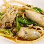 手打ちパスタビーコリ　カキとルッコラのソースで