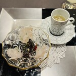 トゥ・ラ・ジョア イズム - 