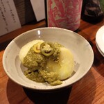 Hachihare - 蒸しじゃがいも　牡蠣ソース