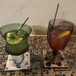 ル ルポゾワール - Diabolo soda パッションフルーツ税込600円（左）、Diabolo soda ピンクグレープフルーツ 税込600円（右）