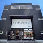 MEETS CHEESE  - 