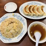 珍来 - 料理写真:「チャーハン」730円税込み♫、「餃子」450円税込み♫