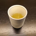 山田屋 - 最後は,ほうじ茶と緑茶も出てきます♪(*’ω’ﾉﾉﾞ☆ﾊﾟﾁﾊﾟﾁ