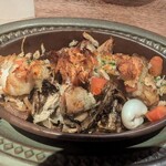 クローバーステーキハウス - カキと紋甲イカ、木の子のオーブン焼き