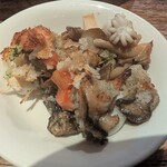 クローバーステーキハウス - カキと紋甲イカ、木の子のオーブン焼き