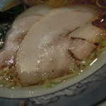 藤堂 - 燻丸（醤油）細麺　ズームアップ