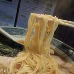 藤堂 - 燻丸（醤油）細麺啜る