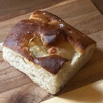 Slō - 気まぐれフォカッチャ(じゃがいもローズマリー)