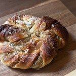 Slō - カルダモンロール