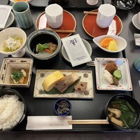 螢 - 朝食