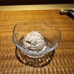 酒事と飯事 黄瀬戸 - 甘味　苺のアイスクリーム