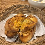 グラタンのお店 どつぼどーる - ガーリックトースト