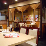 鴻元食坊 - 店内