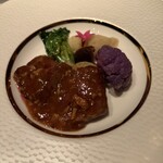 ヘイフンテラス - 赤城牛のポルチーニソース炒め