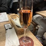ブッチャー・リパブリック 仙台 シカゴピザ ＆ ビア - スパークリングワインなんです