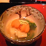 くろぎ - 京菜の花湯葉包み　生雲丹　山葵