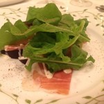 水茄子と生ハムのサラダ