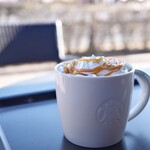 スターバックス・コーヒー - ドリンク写真:ソイラテ(トール)+ホイップ多め+キャラメルソース