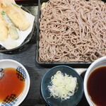 夢庵 - 料理写真:特盛天せいろそば（３玉盛り）