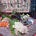 かき小屋 飛梅 - 近海刺身盛り合わせ