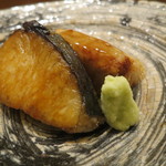 虎白 - 焼物：鰆 海老芋 醤油餡