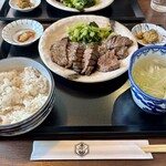 炭焼牛たん 赤兵衛分店 - 