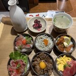 牛ホルモンと鮮魚 牛富屋 - 