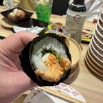 スシロー - 天然あん肝とカニの塩昆布手巻き