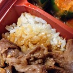 小川亭 とらちゃん - とっても気になる 白いご飯の味　お肉の下の白いご飯があまりにも綺麗だったのでパシャリ