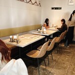 Delice - テーブル席の様子です