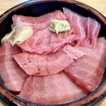 大和水産 - 大トロ中トロ丼