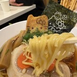 サンリオピューロランド エントランスショップ - 定番！キティ醤油ラーメン　麺