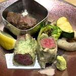 鮨ト酒肴 富かわ - 煙モクモク…山形牛A5フィレ ズッキーニも蓮根も美味