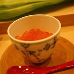 鮨 よし田 - イクラはミニミニ丼風～器もいいですね