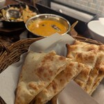 昼はスパイスカレー夜はチーズ&ワインバル アチャパンナ - 