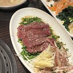 焼肉酒家 傳々 - 