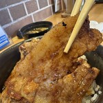 ブタリコ - 【2025.12.29(月)】旨み醬油だれぜいたく上州豚丼の豚肉2枚目