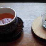 明神館 - ウェルカムのお茶と野沢菜…炒めてあるのかな？美味しかった♪