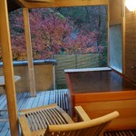 明神館 - 紅葉に見惚れながら入る贅沢♪